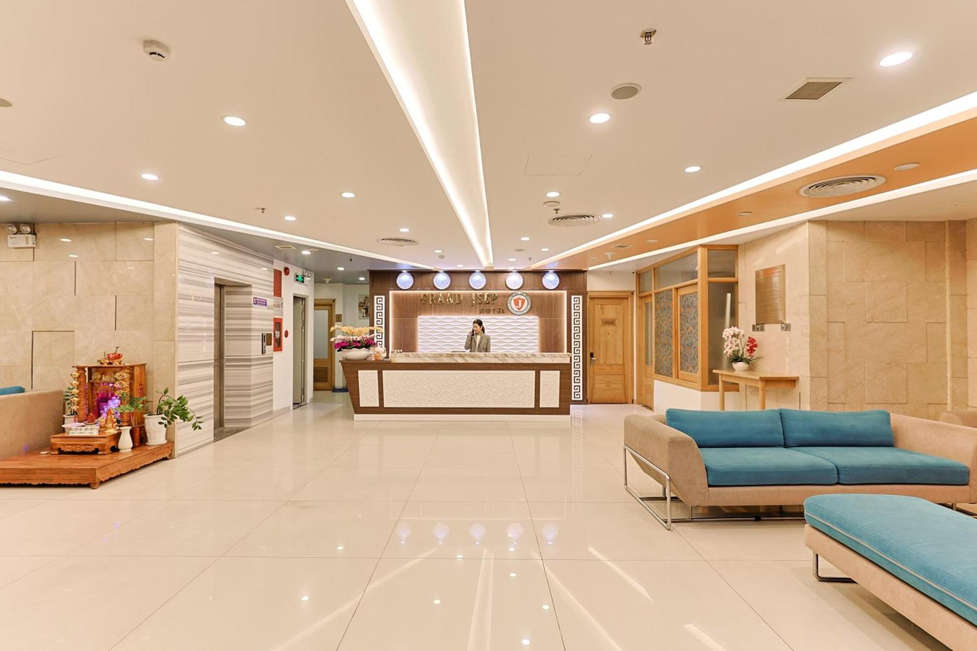 Grand Jeep Hotel Da Nang Buitenkant foto
