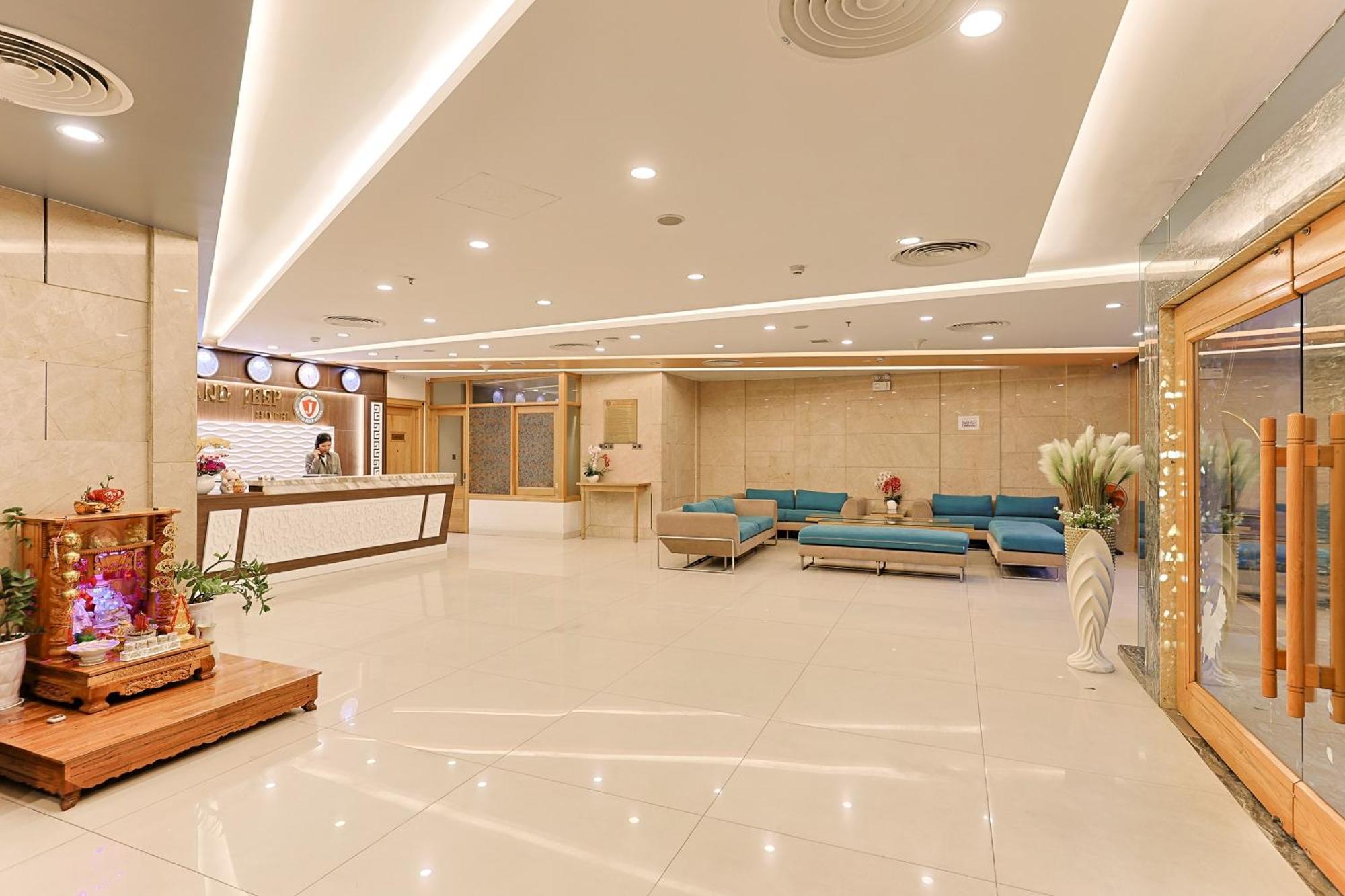 Grand Jeep Hotel Da Nang Buitenkant foto