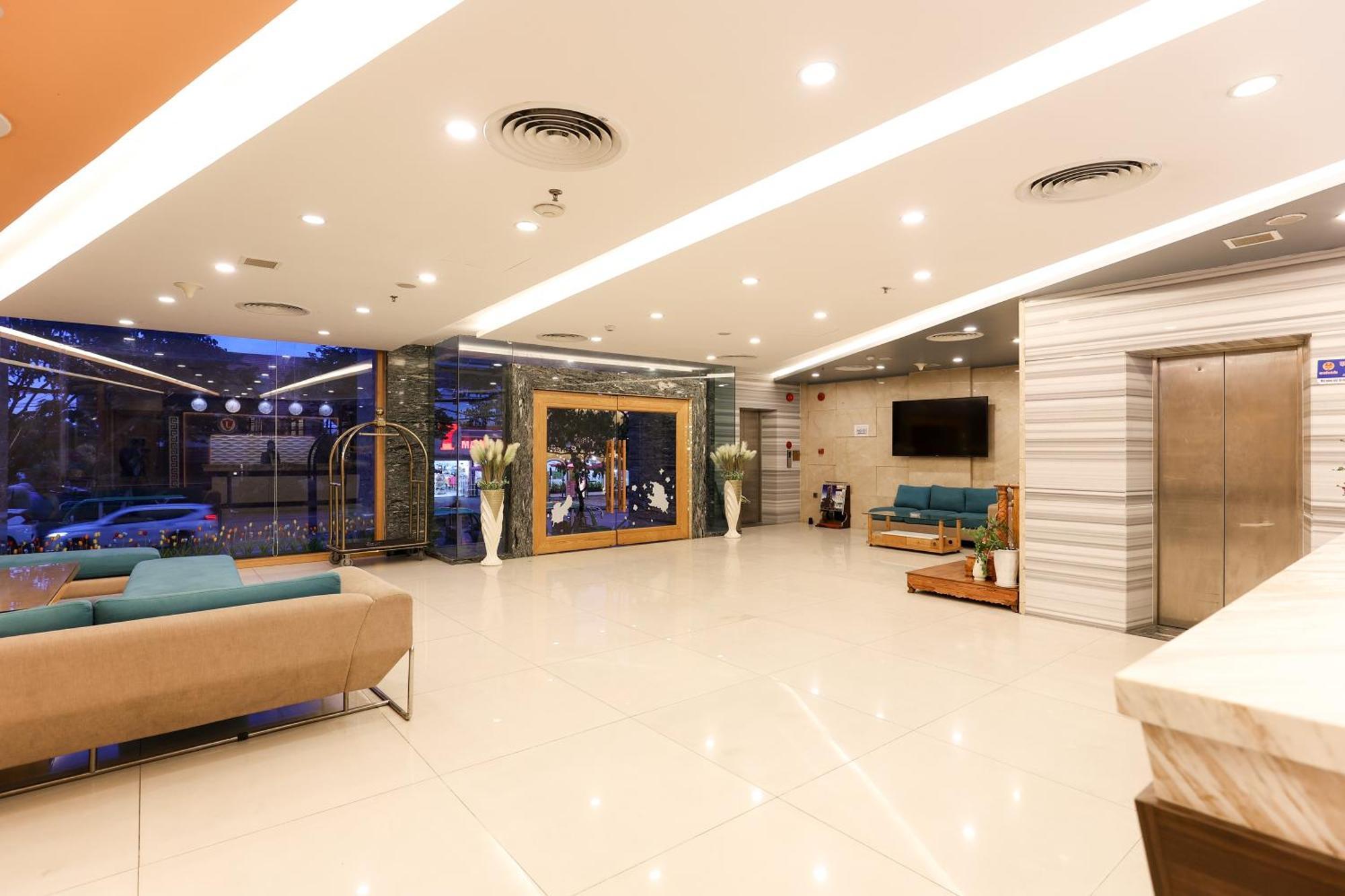 Grand Jeep Hotel Da Nang Buitenkant foto
