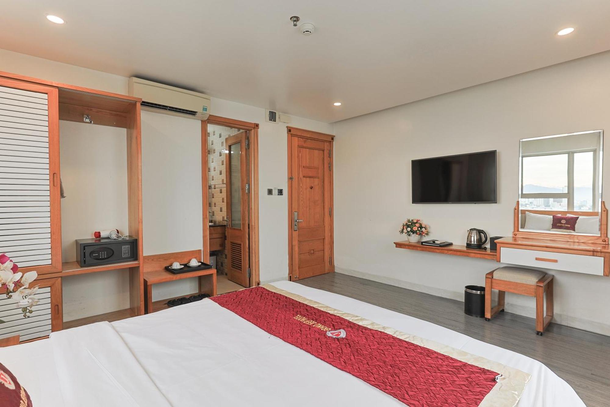 Grand Jeep Hotel Da Nang Buitenkant foto