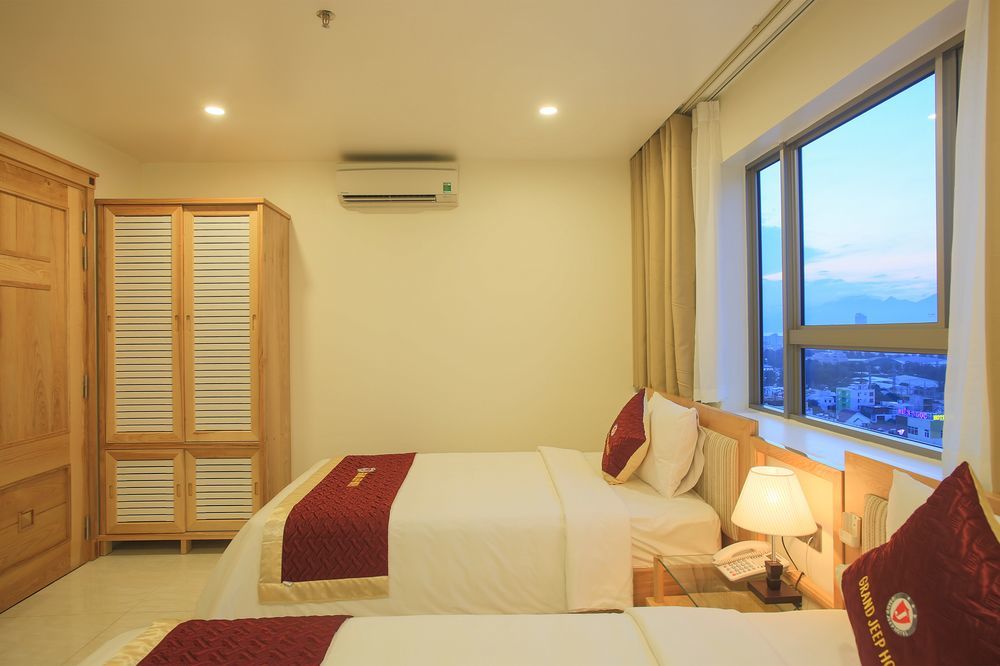 Grand Jeep Hotel Da Nang Buitenkant foto