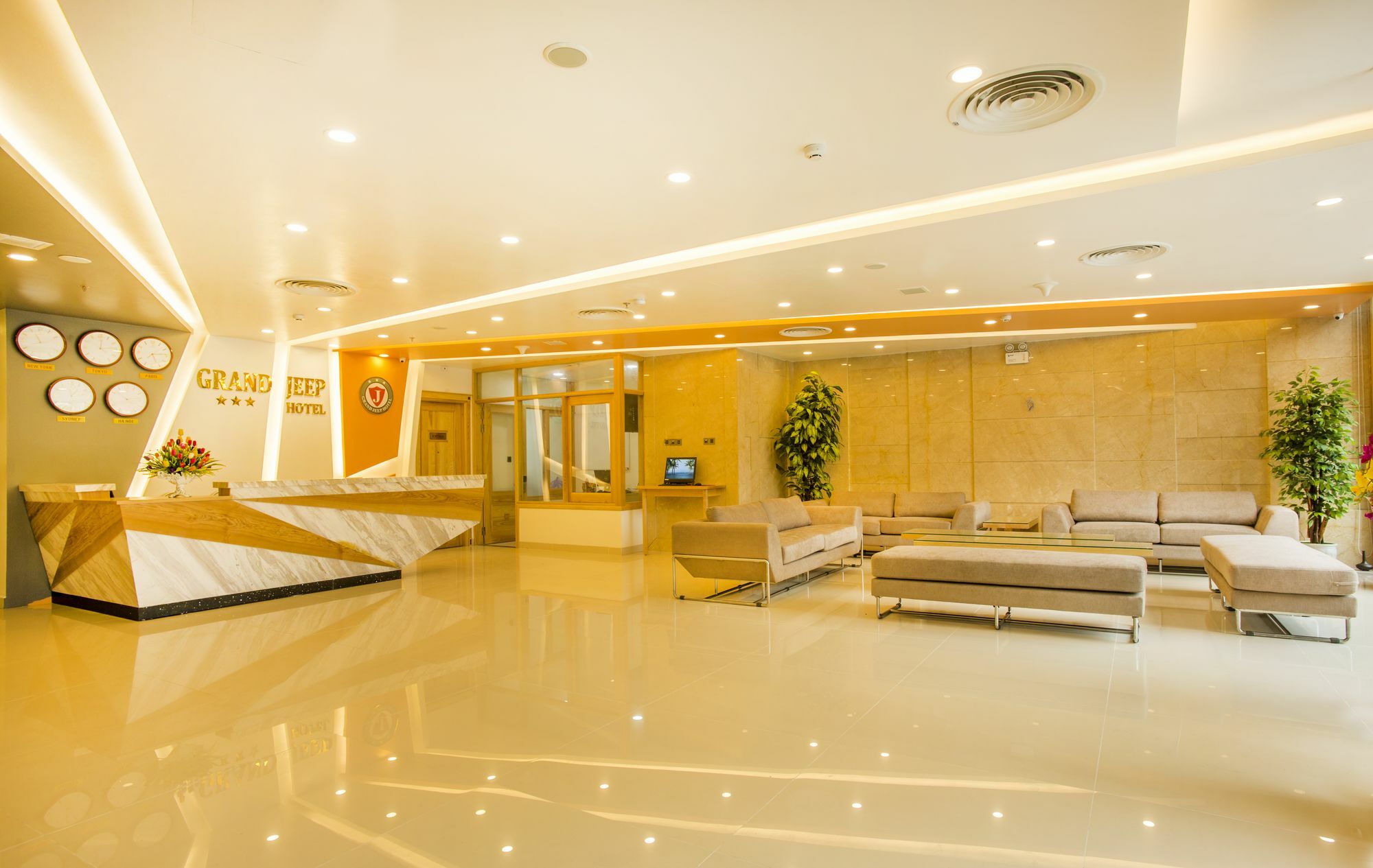 Grand Jeep Hotel Da Nang Buitenkant foto